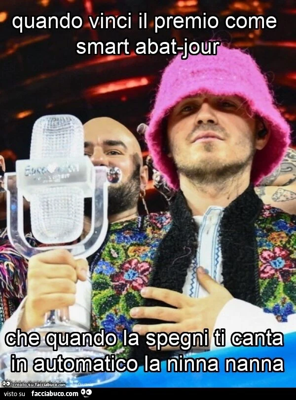 Quando vinci il premio come smart abat-jour che quando la spegni ti canta in automatico la ninna nanna