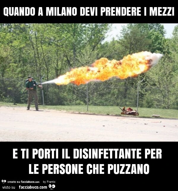 Quando a milano devi prendere i mezzi e ti porti il disinfettante per le persone che puzzano