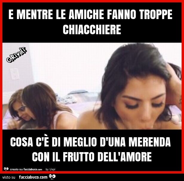 E mentre le amiche fanno troppe chiacchiere cosa c'è di meglio d'una merenda con il frutto dell'amore