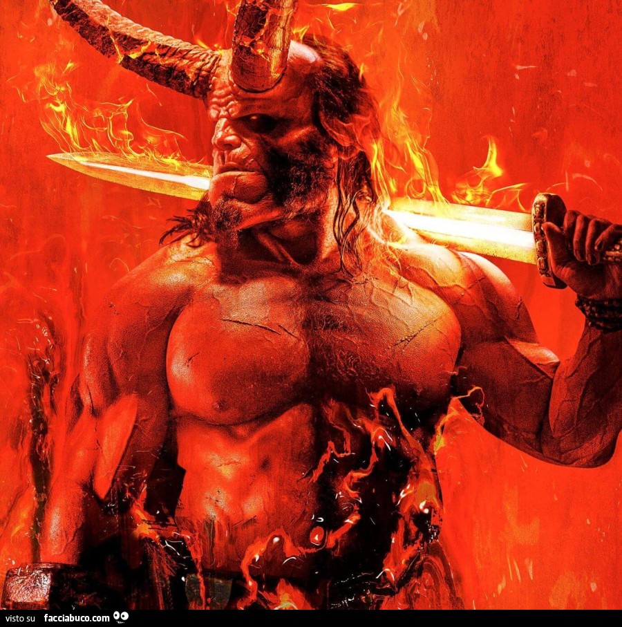 Hellboy con la spada
